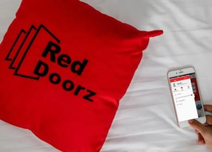 Reddoorz Plus Near Palembang Square Mall
