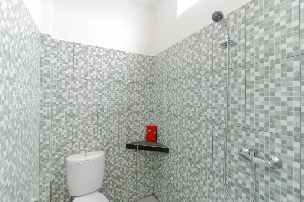 Guest house Reddoorz Near Square Mall Palembang
