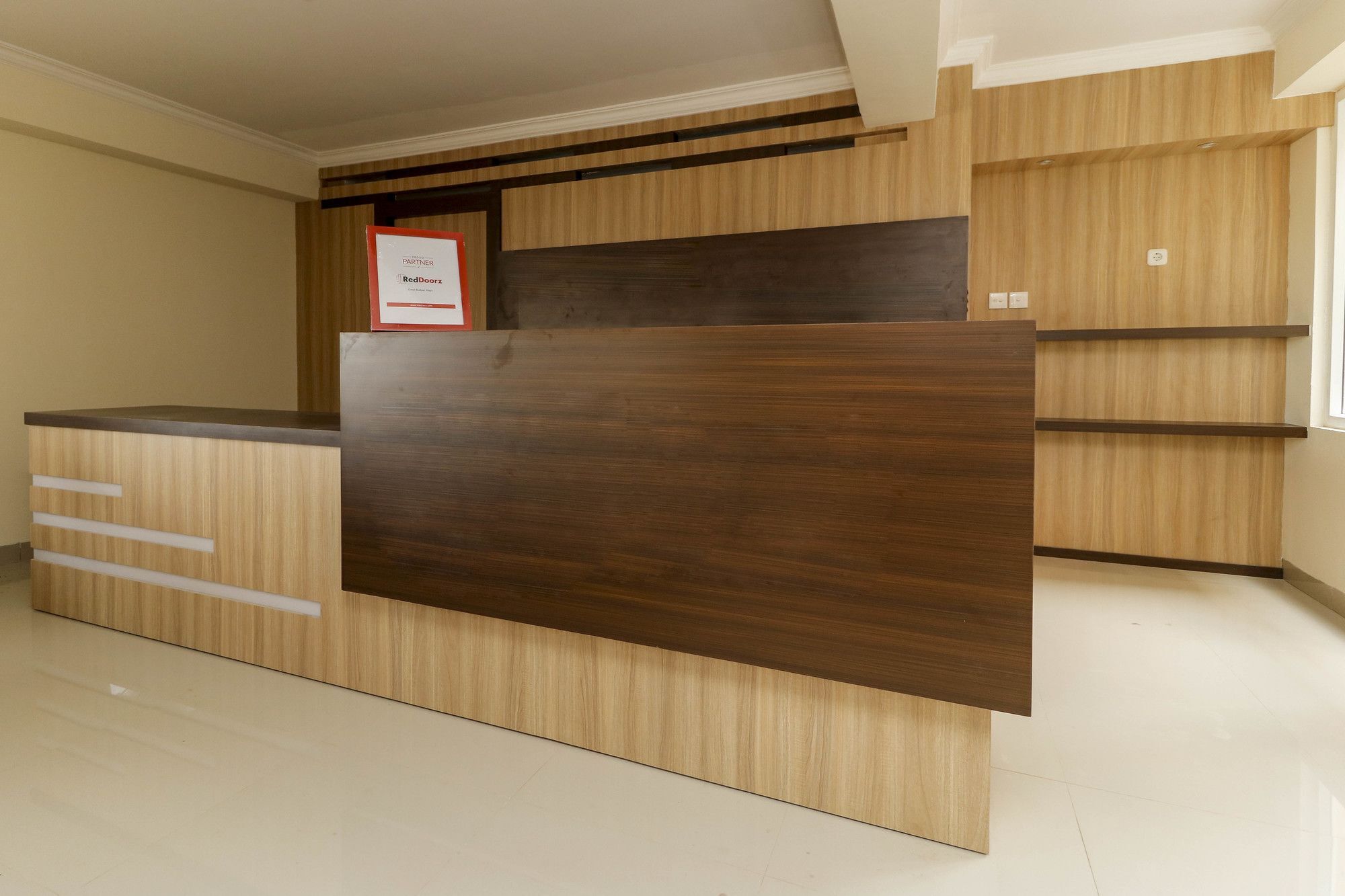 Reddoorz Near Square Mall Guest house